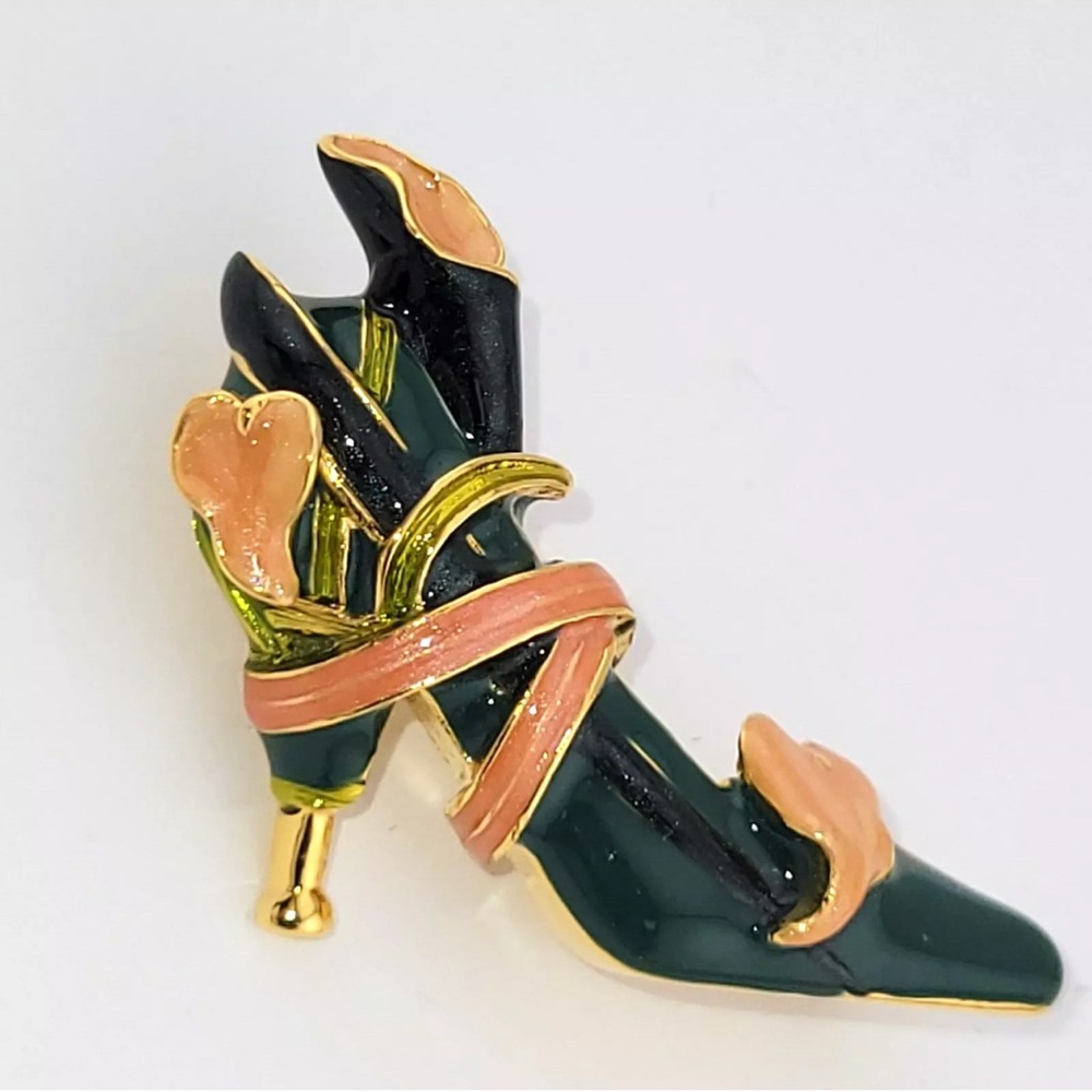 VINTAGE 80’S KENNETH JAY LANE HIGH HEEL EMERALD GREEN FLORAL ENAMEL SHOE BROOCH